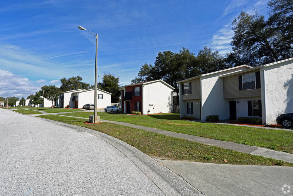 Valley View Garden Town Homes of Seffner, FL Pet Friendly Apartments