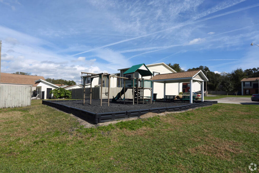 Valley View Garden Town Homes of Seffner, FL Pet Friendly Apartments