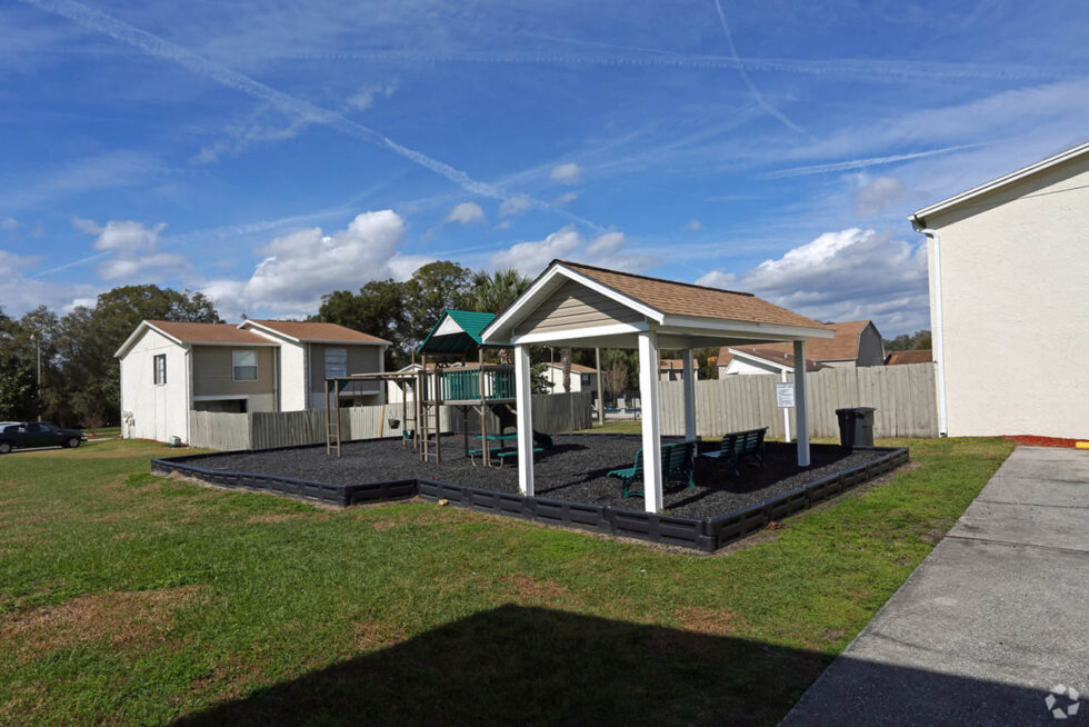 Valley View Garden Town Homes of Seffner, FL Pet Friendly Apartments