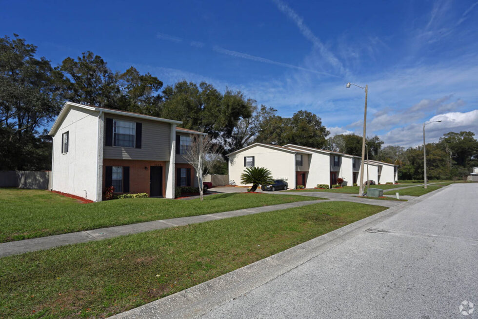 Valley View Garden Town Homes of Seffner, FL Pet Friendly Apartments